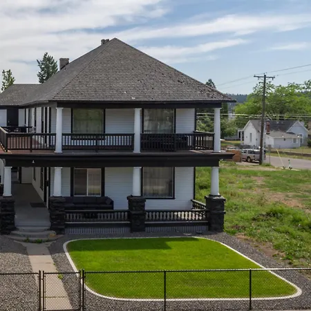 Historic 3 Bed 1 Bath Near Downtown Spokane